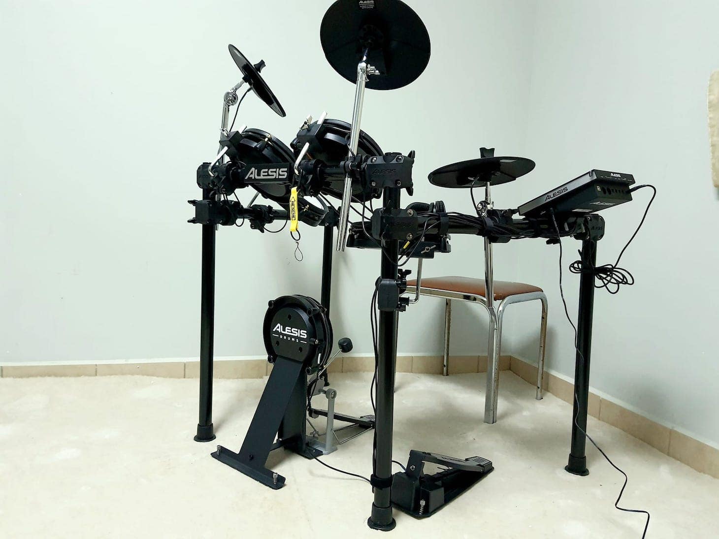 Alesis Command Mesh Special-edition Electronic Drum Kit Setup